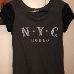 This is short sleeve top!